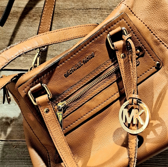 Michael Kors Gilmore Medium East West Leather Satchel Bag - Picture 5 of 7